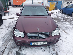Mercedes-Benz c230 (4 foto / 5)