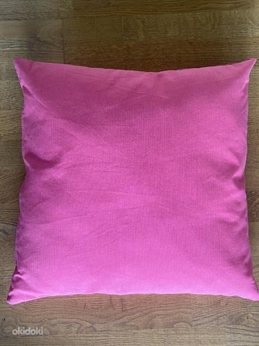 Декоративная подушка 50*50 см темно-розовая (фото #1)