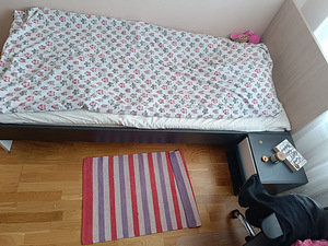 Voodi 90 x 200 (2 foto / 2)