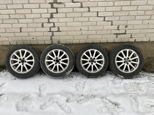 Легкосплавные диски Volvo 16 дюймов с зимней резиной