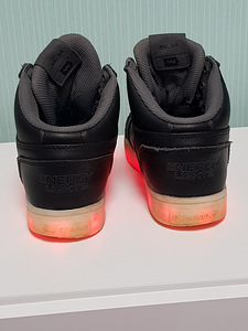 SKECHERS Energy Lights - LED tossud s 36 (8 foto / 9)