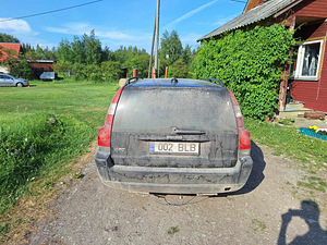 Volvo v70 (3 фото из 6)