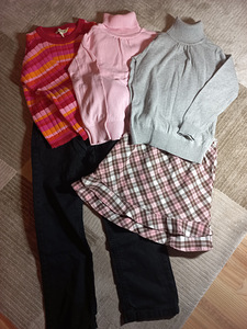 3 свитера, брюки и юбка 116 размера