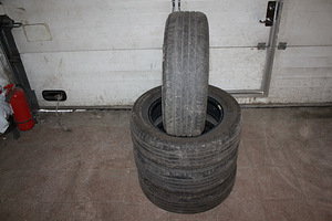 Летние шины CONTINENTAL 215/60 R17 (1 фото из 5)
