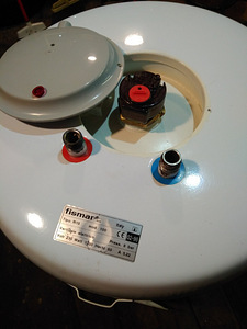 Elektriboiler 100 L (3 foto / 5)
