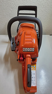 Mootorsaag HUSQVARNA 135 Mark II (4 foto / 10)
