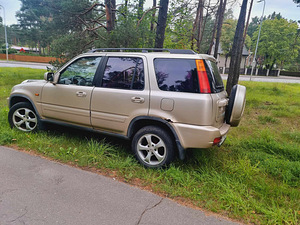 Honda cr-v 2001 aasta 2.0bens atm 4x4 (3 foto / 11)