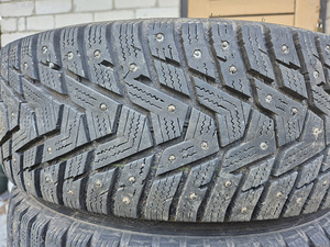 195/65R15 шипованные шины Hankook Rs2 на стальных дисках 5x112 (7 фото из 10)