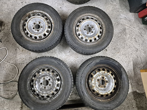 215/65C r16 шипованные шины 5x112 на дисках Mercedes Benz Vito (1 фото из 10)