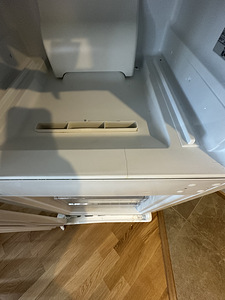 Холодильник Whirpool (3 фото из 3)