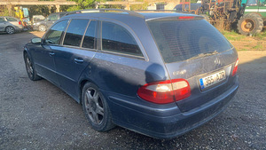 Mercedes-benz e240t avantgarde (3 foto / 6)