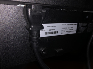 Монитор HP EliteDisplay E232 (3 фото из 3)