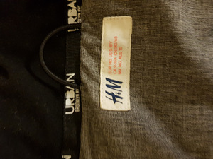 H & M жилет (3 фото из 3)