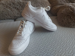 NIKE COURT VISION LOW 40-е (25,5 см) (1 фото из 6)