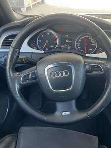 Audi A4 3.0 176 kW 2011 (1 foto / 8)