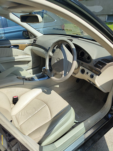 Mercedes-Benz E320 Avantgarde 3.2 150KW R6 (5 foto / 8)