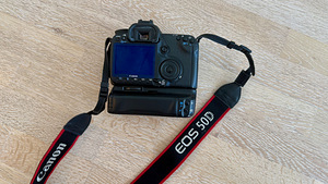Canon EOS 50D kere + Akutald (2 foto / 5)