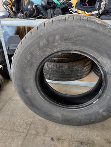 235/75/R15 Toyota Hilux suverehvid (2 foto / 2)