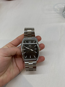 Müüa kellad Emporio Armani .Uus (1 foto / 2)