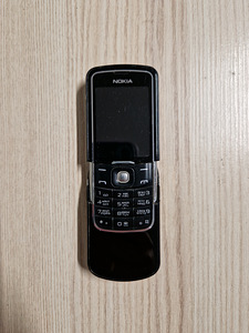 Nokia 8600 Luna (2 фото из 2)