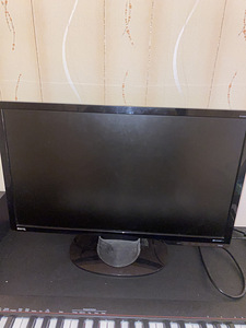 Benq Monitor 27” (1 foto / 2)
