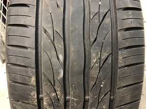 Шины 245/45/18 Kumho (2 фото из 3)