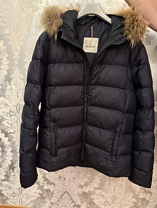 Продается темно-синий ношеный пуховик Moncler, реплика (1 фото из 2)