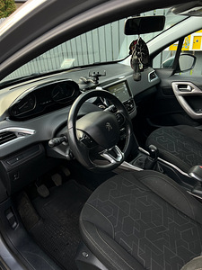Peugeot 2008 2015a 1,4d (5 foto / 10)