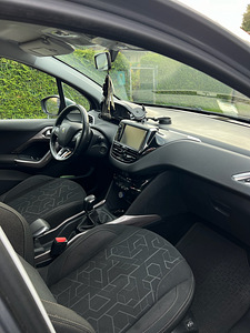 Peugeot 2008 2015a 1,4d (6 foto / 10)