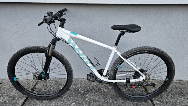 White jalgratas 27.5"