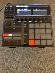 Native Instruments Maschine Plus (4 foto / 6)