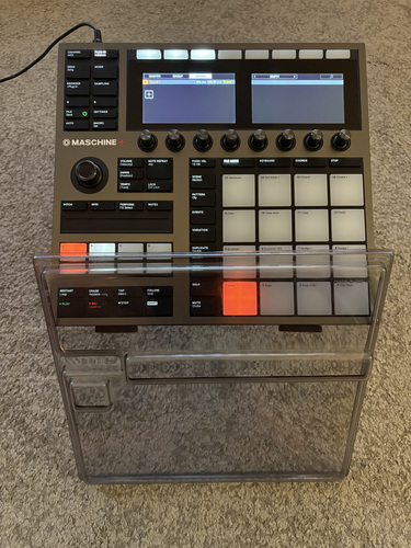 Native Instruments Maschine Plus