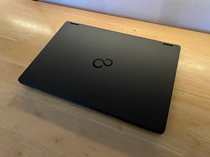 Fujitsu Lifebook U748 (i5-8350U/16GB/256GB) (3 foto / 4)