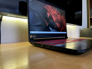 Acer Nitro 5(R7-4800H 8C/16T,GTX1650Ti,24GB RAM,512GB SSD) (3 foto / 7)