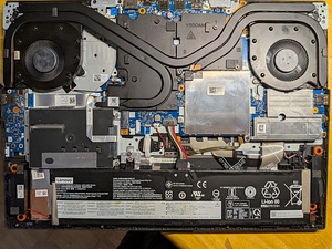 Lenovo Legion 5 (R7-4800H, 16GB, 512GB, RTX2060, 144HZ 17,3" (7 foto / 7)
