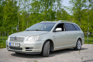 Toyota Avensis (1 foto / 3)