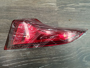 Volvo C70 31278315 parem reflektor (1 foto / 5)