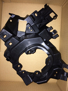 Mazda GRT6-51-684 parem udutule kinnitus (1 foto / 1)