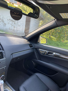Mercedes-Benz c220d AMG-packet (9 foto / 11)