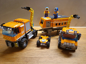 Lego 60033 ja 60035 (1 foto / 3)
