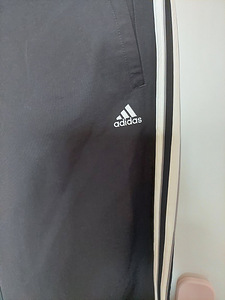Uued Adidas Õhukesed püksid 42-44 (2 foto / 4)
