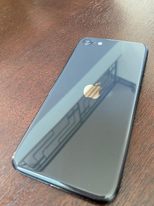 iPhone SE 2020 128 gb (1 foto / 4)