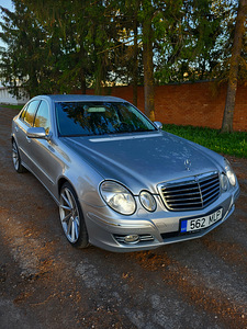 Mercedes- benz E350 (6 foto / 10)