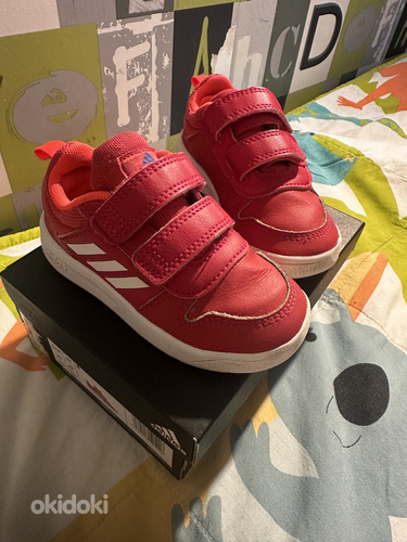 Adidas р. 23