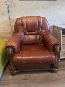 Diivan ja kaks tugitoolid (2 foto / 2)
