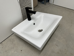 Valamu Cersanit koos segistiga Hans Grohe Talis E110 (1 foto / 4)