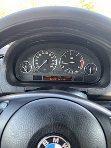 BMW x5 (9 фото из 9)