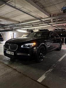 BMW 740d (1 фото из 15)