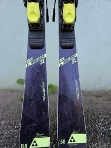 Müüa kasutatud FISCHER RC4 WORLDCUP SL suusad . (2 foto / 4)