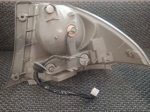 Lexus IS 200 1999-2005 tagatuled, paar, originaal (3 foto / 4)